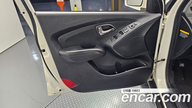 Hyundai Tucson ix Diesel 2WD LX20 Luxury 2013 — фото 24