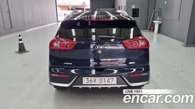 Kia Niro Noblesse 2017 — фото 2