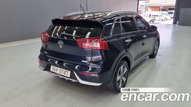 Kia Niro Noblesse 2017 — фото 4