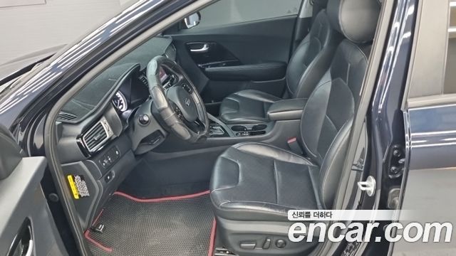 Kia Niro Noblesse 2017 — фото 10