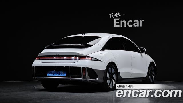 Hyundai Ioniq 6 Long Range AWD Exclusive + 2023 — фото 2