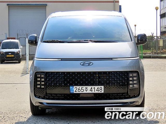 Hyundai Staria Lounge 9-Seater Prestige