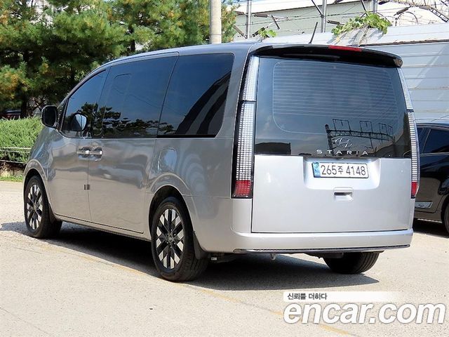 Hyundai Staria Lounge 9-Seater Prestige 2022 — фото 3