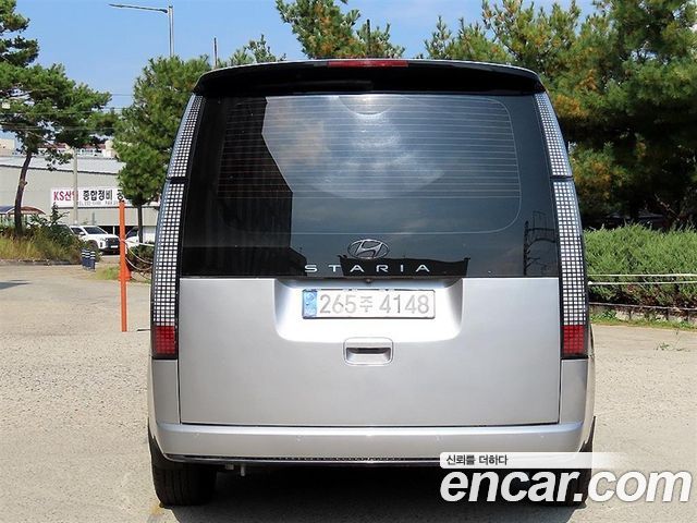 Hyundai Staria Lounge 9-Seater Prestige 2022 — фото 4