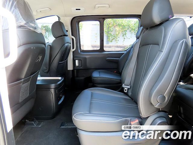 Hyundai Staria Lounge 9-Seater Prestige 2022 — фото 6