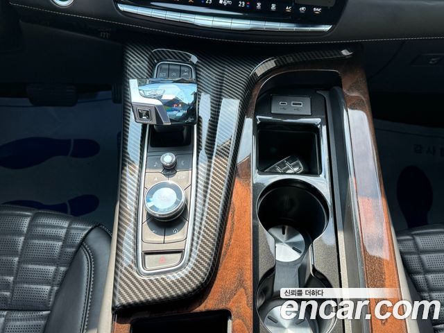 Cadillac Escalade (V) 6.2 Sports Platinum 2022 — фото 17