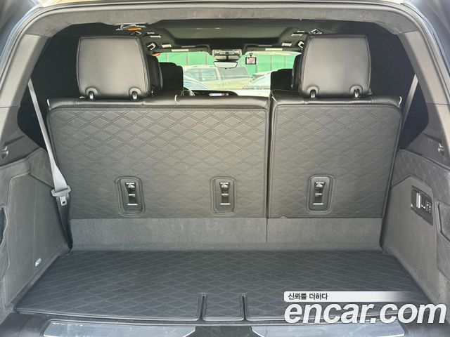Cadillac Escalade (V) 6.2 Sports Platinum 2022 — фото 24