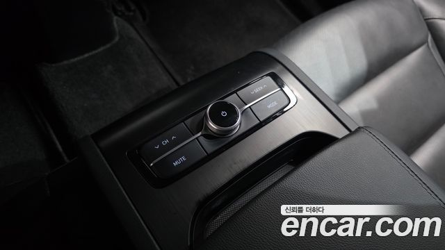 Hyundai Grandeur (IG) 3.0 Exclusive Special 2018 — фото 32
