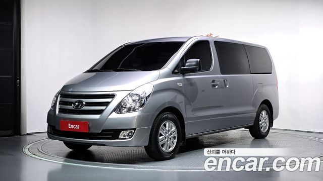 Hyundai Grand Starex 3-Seater VAN Smart