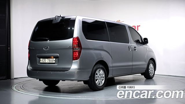 Hyundai Grand Starex 3-Seater VAN Smart 2017 — фото 2