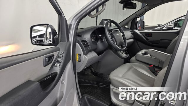 Hyundai Grand Starex 3-Seater VAN Smart 2017 — фото 10