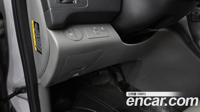 Hyundai Grand Starex 3-Seater VAN Smart 2017 — фото 17