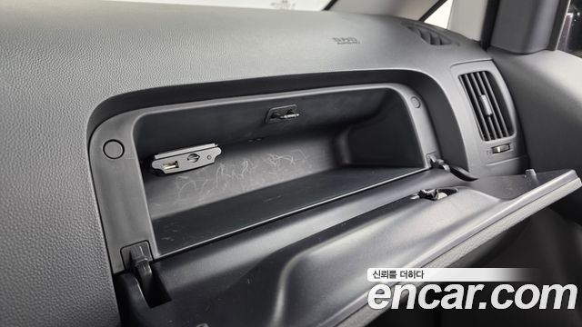 Hyundai Grand Starex 3-Seater VAN Smart 2017 — фото 18