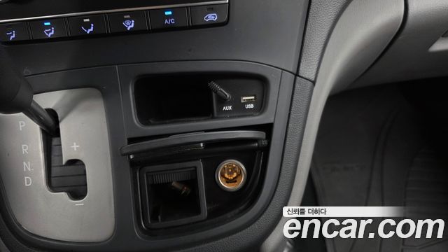 Hyundai Grand Starex 3-Seater VAN Smart 2017 — фото 19
