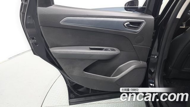 Renault Korea XM3 1.3 TCe RE Signature 2022 — фото 31