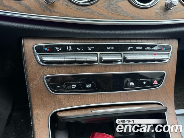 Mercedes-Benz E-Class (W213) E220d Exclusive 2021 — фото 17