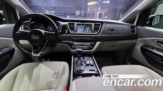 Kia Carnival 9-seater Prestige 2017 — фото 7