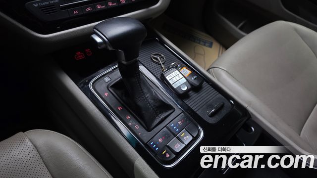 Kia Carnival 9-seater Prestige 2017 — фото 9