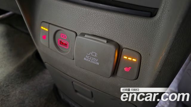 Kia Carnival 9-seater Prestige 2017 — фото 13