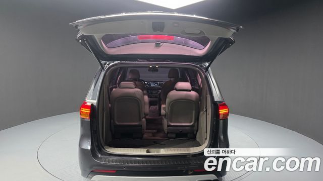 Kia Carnival 9-seater Prestige 2017 — фото 20
