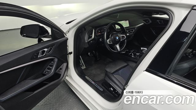 BMW 1 Series (F40) 120i M Sports 2023 — фото 11
