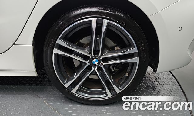 BMW 1 Series (F40) 120i M Sports 2023 — фото 21