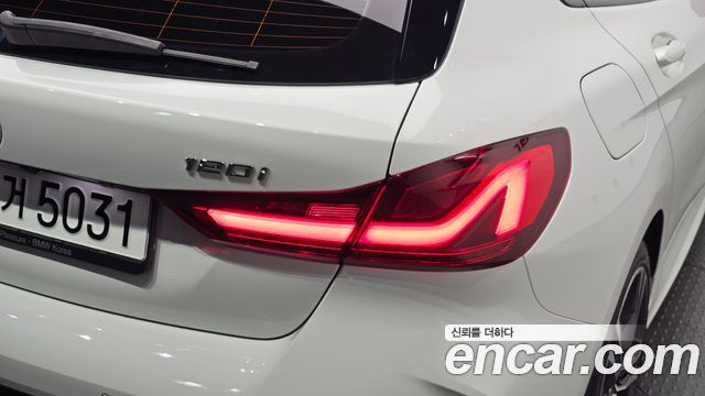 BMW 1 Series (F40) 120i M Sports 2023 — фото 23
