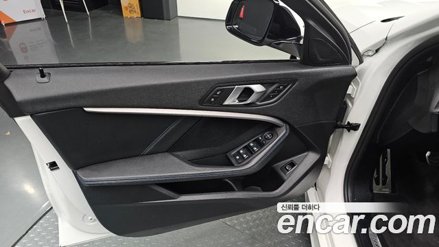 BMW 1 Series (F40) 120i M Sports 2023 — фото 24