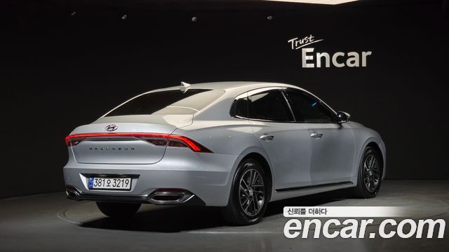 Hyundai Grandeur (IG) 3.0 LPi (Taxi) example 2022 — фото 2