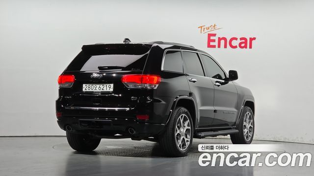 Jeep Grand Cherokee 3.6 Overland WK2 2020 — фото 2