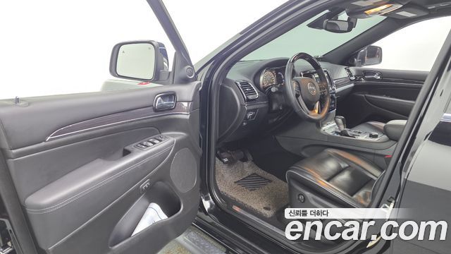 Jeep Grand Cherokee 3.6 Overland WK2 2020 — фото 10
