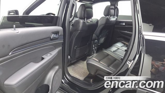 Jeep Grand Cherokee 3.6 Overland WK2 2020 — фото 11