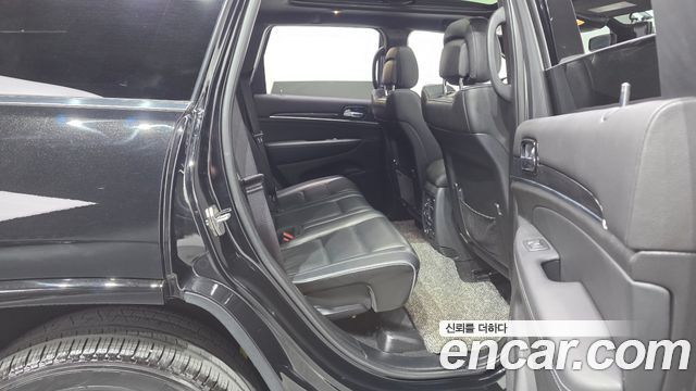 Jeep Grand Cherokee 3.6 Overland WK2 2020 — фото 12