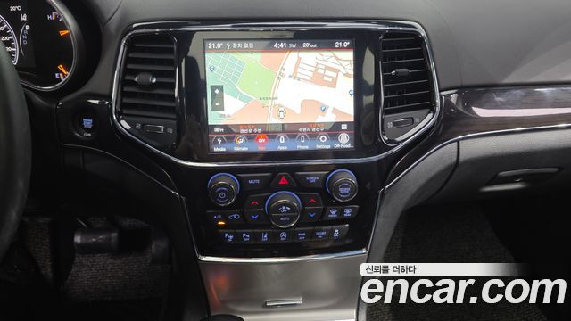 Jeep Grand Cherokee 3.6 Overland WK2 2020 — фото 13