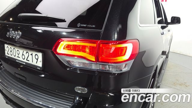 Jeep Grand Cherokee 3.6 Overland WK2 2020 — фото 23