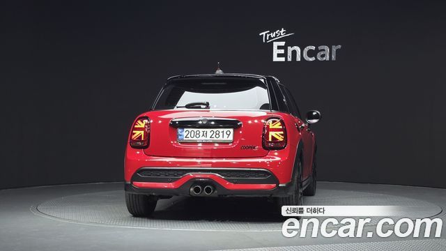 MINI Cooper S 5Door Classic Third Generation 2022 — фото 4