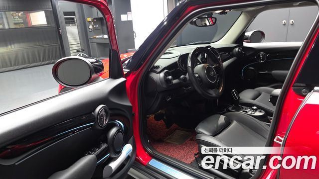 MINI Cooper S 5Door Classic Third Generation 2022 — фото 10