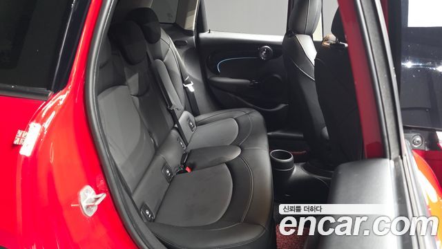 MINI Cooper S 5Door Classic Third Generation 2022 — фото 12