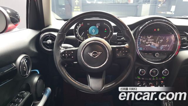 MINI Cooper S 5Door Classic Third Generation 2022 — фото 13