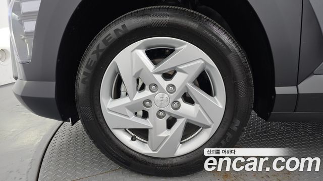 Hyundai Kona (SX2) Gasoline 1.6 Turbo 2WD Premium 2023 — фото 5