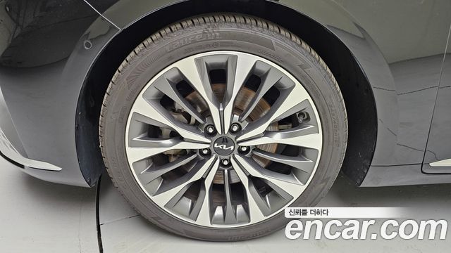 Kia K8 2.5 Gasoline 2WD Noblesse 2023 — фото 5