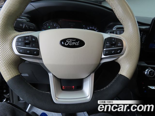 Ford Explorer (VI) 2.3 LimIted 4WD 2022 — фото 17