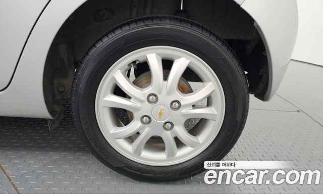 Chevrolet Spark LS+ 2015 — фото 21