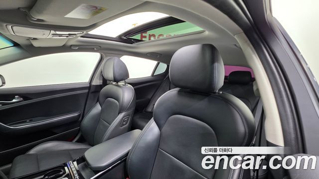 Kia Stinger 2.0 Turbo 2WD Platinum 2018 — фото 12