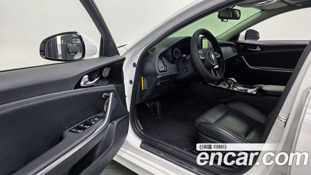 Kia Stinger 2.0 Turbo 2WD Platinum 2018 — фото 13