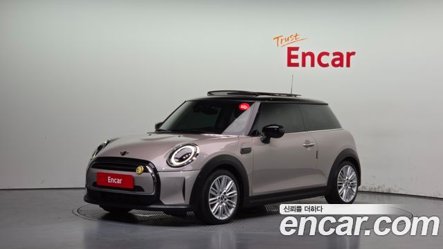 MINI Cooper Classic Plus Launch Pack Third Generation
