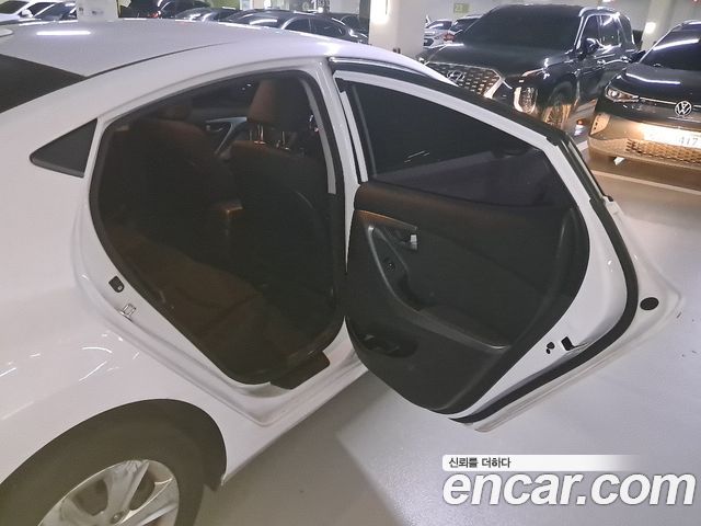 Hyundai Avante 1.6 GDi Style 2015 — фото 10