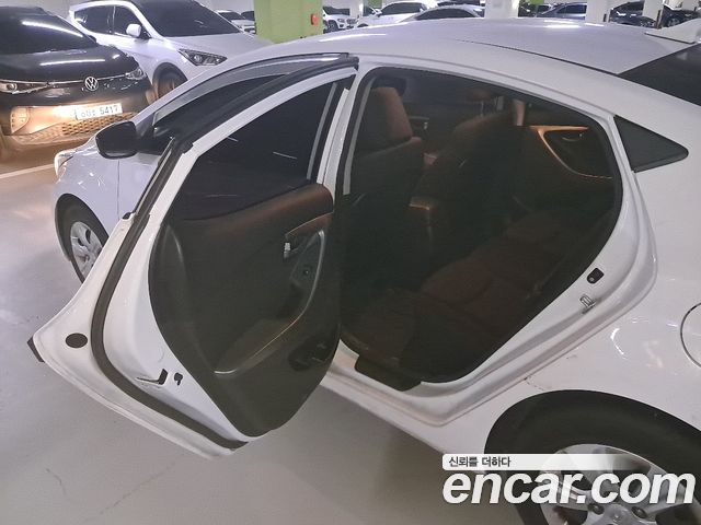 Hyundai Avante 1.6 GDi Style 2015 — фото 11