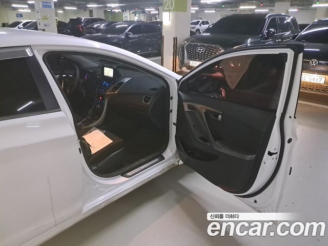 Hyundai Avante 1.6 GDi Style 2015 — фото 12