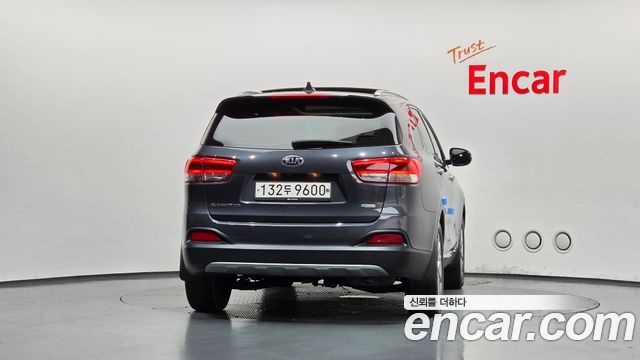 Kia Sorento Diesel 2.0 2WD Noblesse Special 2015 — фото 4